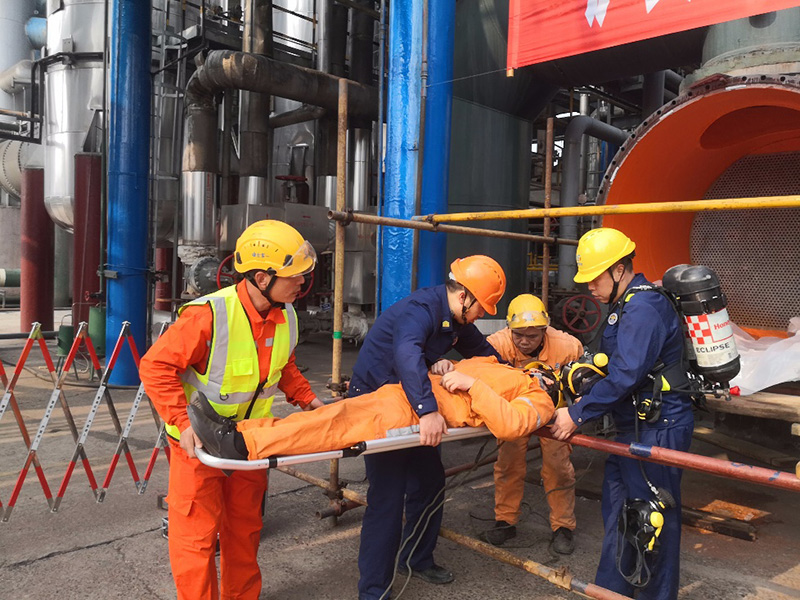 弘旭公司開展受限空間作業(yè)應急救援演練(圖2) 弘旭公司開展受限空間作業(yè)應急救援演練(圖2)