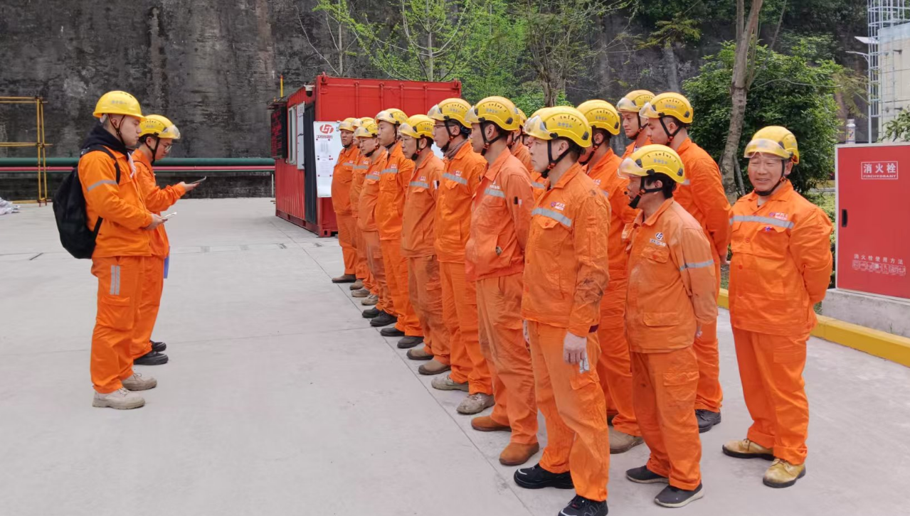 全力以赴搞建設(shè) 方圓之間顯擔(dān)當(dāng)(圖1)